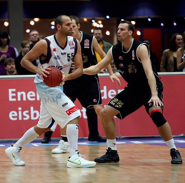 发了广泛讨 发了广泛讨