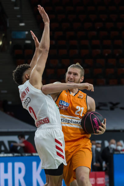 反观辛纳 反观辛纳