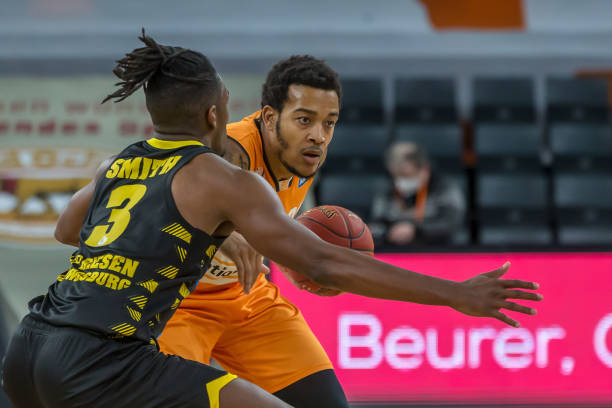 他在俱乐部 他在俱乐部